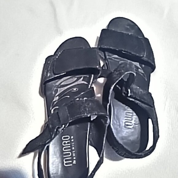 🌺BUNDLE ONLY🌺MUNRO LADIES BLACK SANDALS - Picture 3 of 9